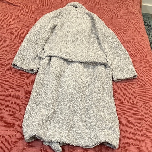 Love & Lore women’s size small / medium Gray plush Fleece Robe - Picture 11 of 11
